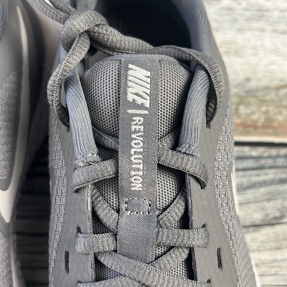 Nike Revolution 5 (GS) Cool Grey/Pure Platinum Youth Size 5.5 - Picture 9 of 9